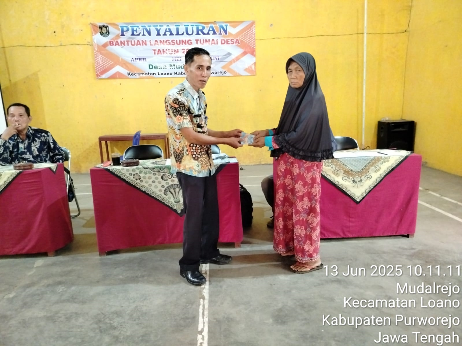 PENYALURAN BLT DD TAHAP II DESA MUDALREJO BERLANGSUNG LANCAR, 22 KPM TERIMA BANTUAN