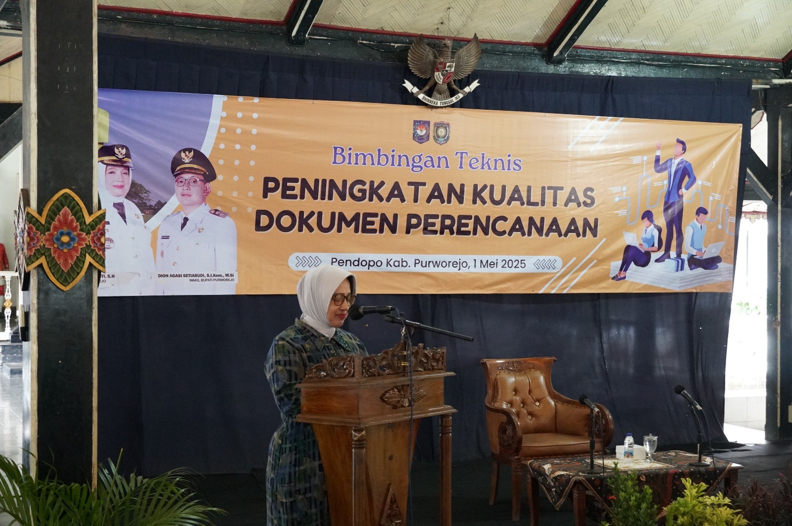 CAMAT LOANO HADIRI BIMBINGAN TEKNIS PENINGKATAN KUALITAS DOKUMEN PERENCANAAN