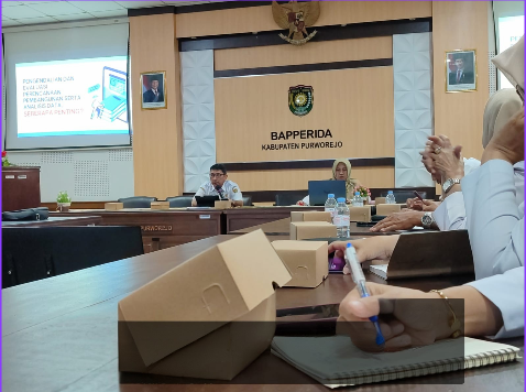 KECAMATAN LOANO IKUTI RAPAT KOORDINASI EVALUASI RKPD TRIWULAN II TAHUN 2025 MELALUI APLIKASI SAWIJI